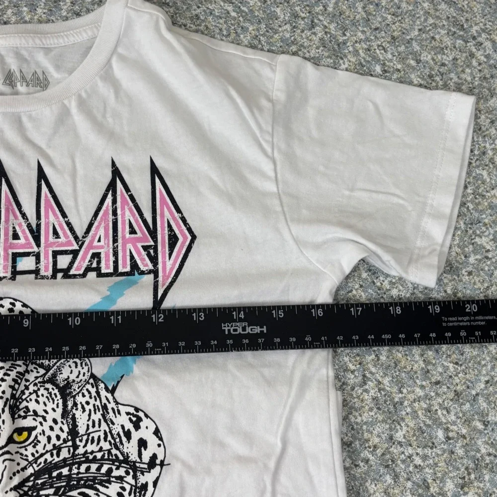 Def Leppard T-Shirt Kids Size L 10/12 White Cotton Blend Snow Leopard Rock Band
